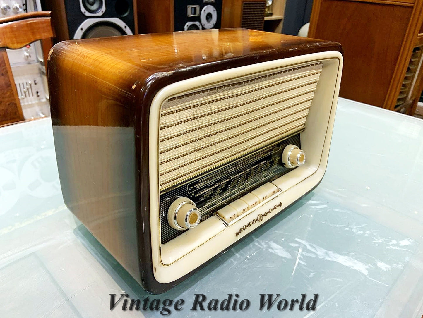 Vintage Loewe Opta Bella Radio | Original Old Radio | Antique Radio | Classic Lamp Radio | Retro Loewe Opta Collectible