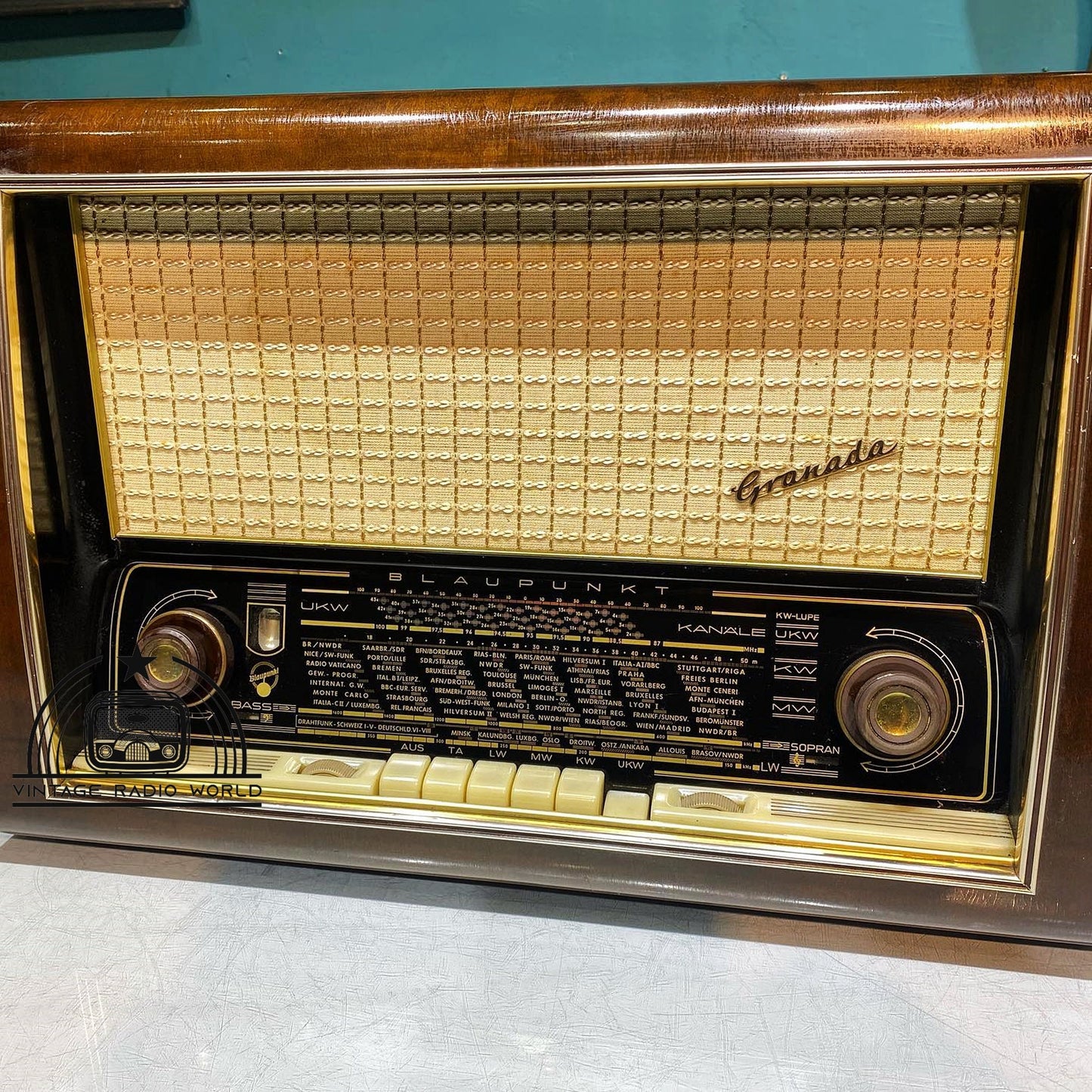 Blaupunkt Granada Radio - Authentic Vintage, Original Classic, Lamp Radio - Rediscover Nostalgia!