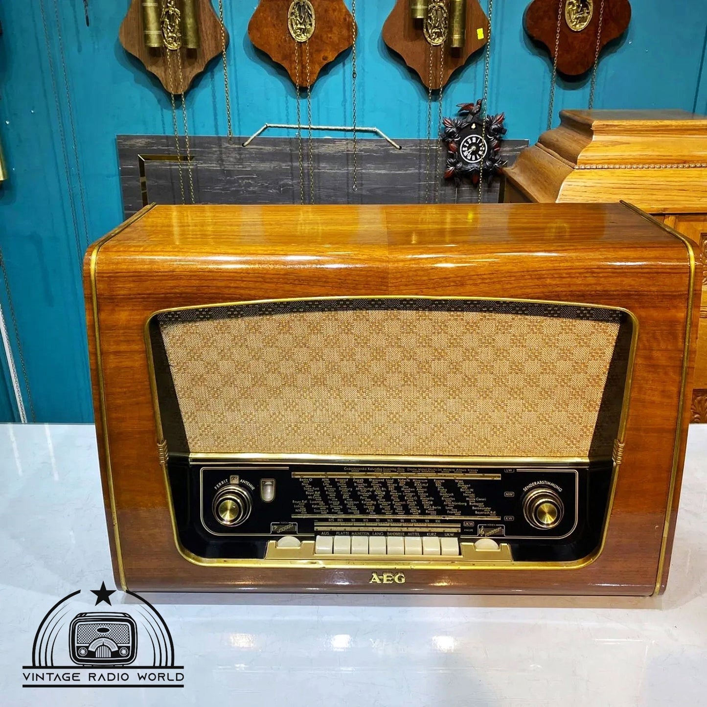 Vintage AEG 3034 Radio | Original Old Radio | Antique Radio | Classic Lamp Radio | Retro AEG Collectible