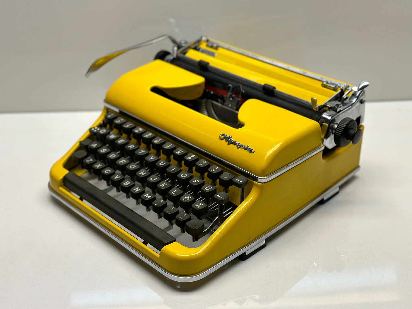 Yellow Olympia SM3 Typewriter with Matching Yellow Bag - QWERTY Keyboard for Timeless Writing
