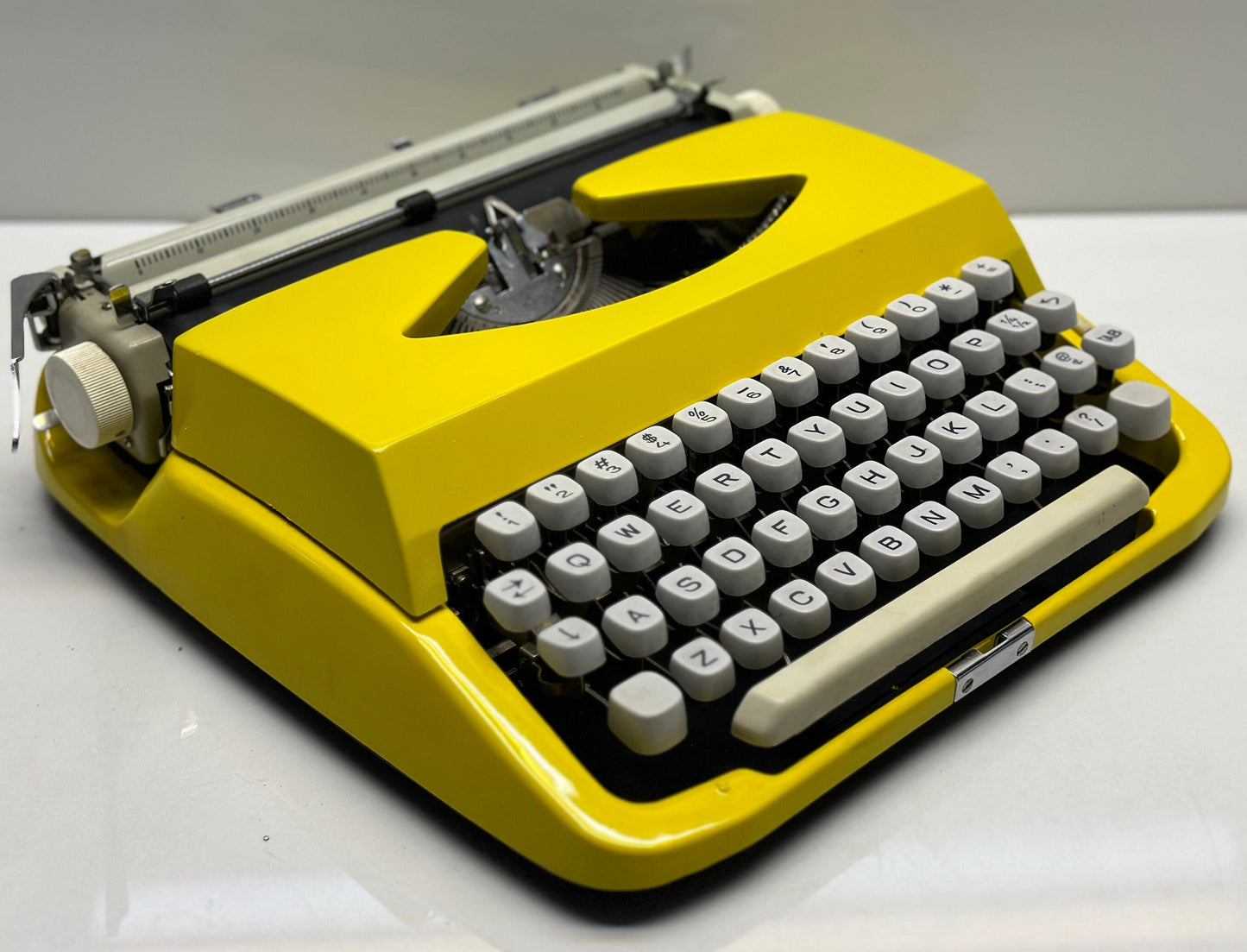 Yellow Indus Typewriter - QWERTY Keyboard, Aesthetic Design, and Superior Writing Ease with White Grey Bag