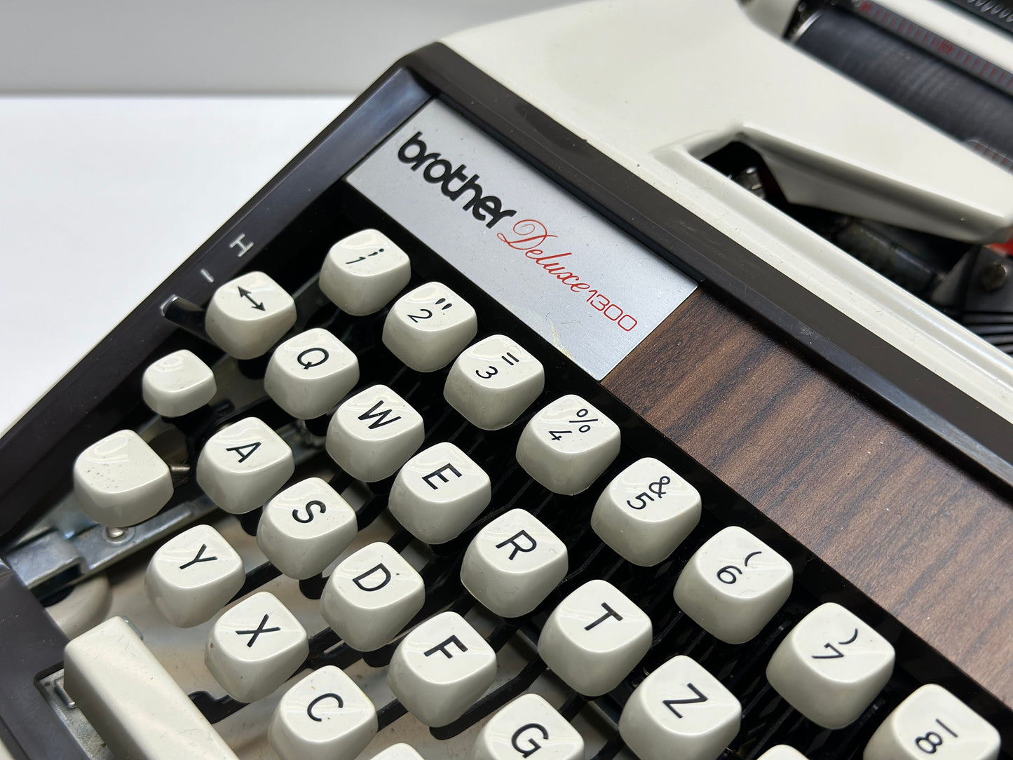 Brother Deluxe Typewriter - Vintage 1955 Edition in Classic Whiter - Warranty Included, Complete Documentation, Portable Case,