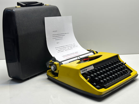 Rare! Brother Deluxe 800 Typewriter - Vintage 1955 Edition in Yellow Typewriter - Antique Typewriter - Manuel Typewriter -  Type Writer