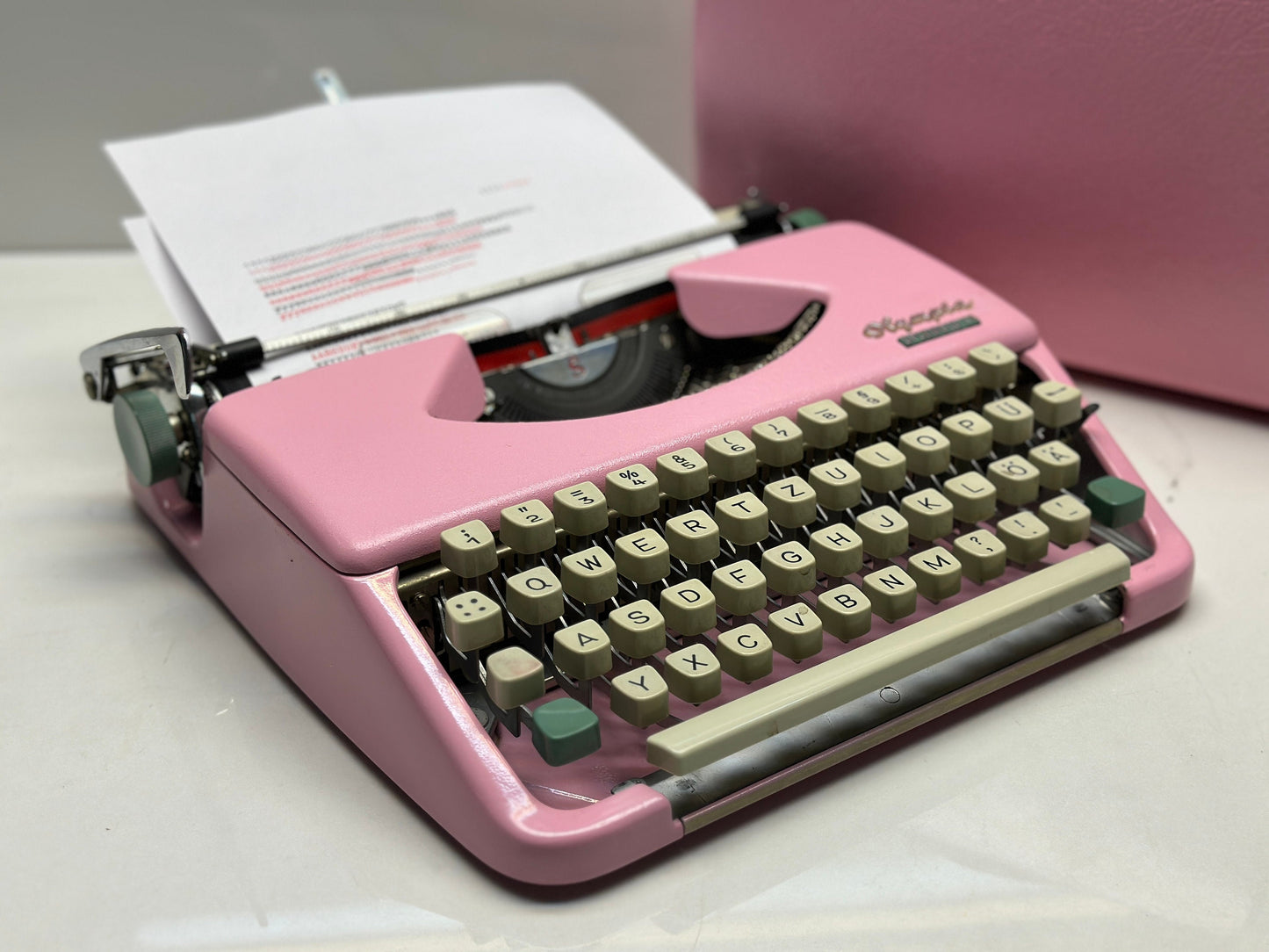 Olympia Splendid 33/66 Typewriter - Pink Body, White Keys, Dual-Color/Single-Color Capability, Refurbished with Pink Bag