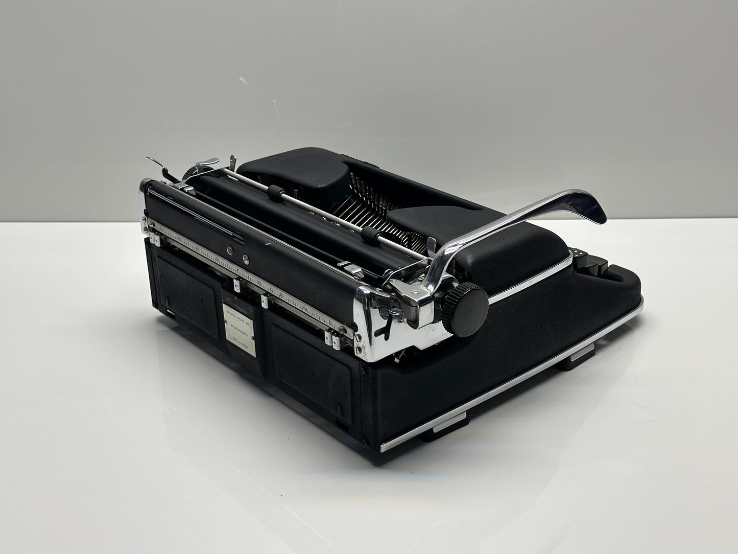 Olympia SM3 Black Typewriter,Standart bag,Premium Quality, Highly Preferred Model. Black Typewriter,Best seller,Best For Gift