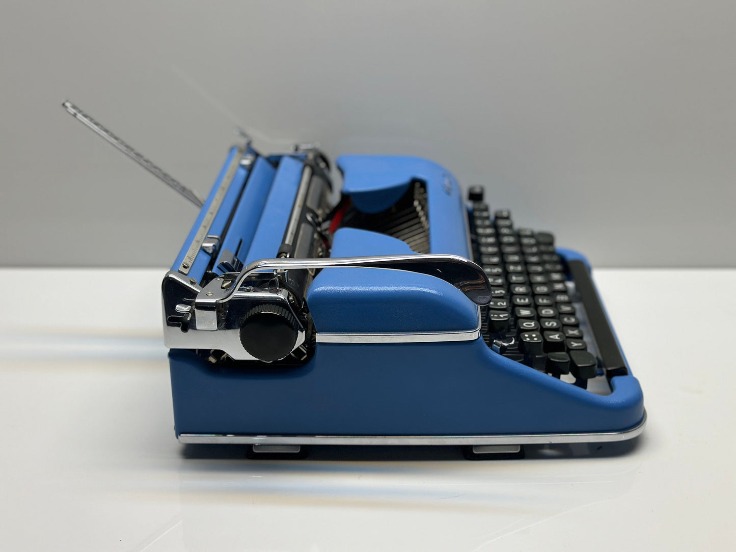 Olympia SM3 Typewriter - Blue Typewriter - Antique Typewriter - Type Maachine - Premium Gift - Working Typewriter - The Best Typewriter
