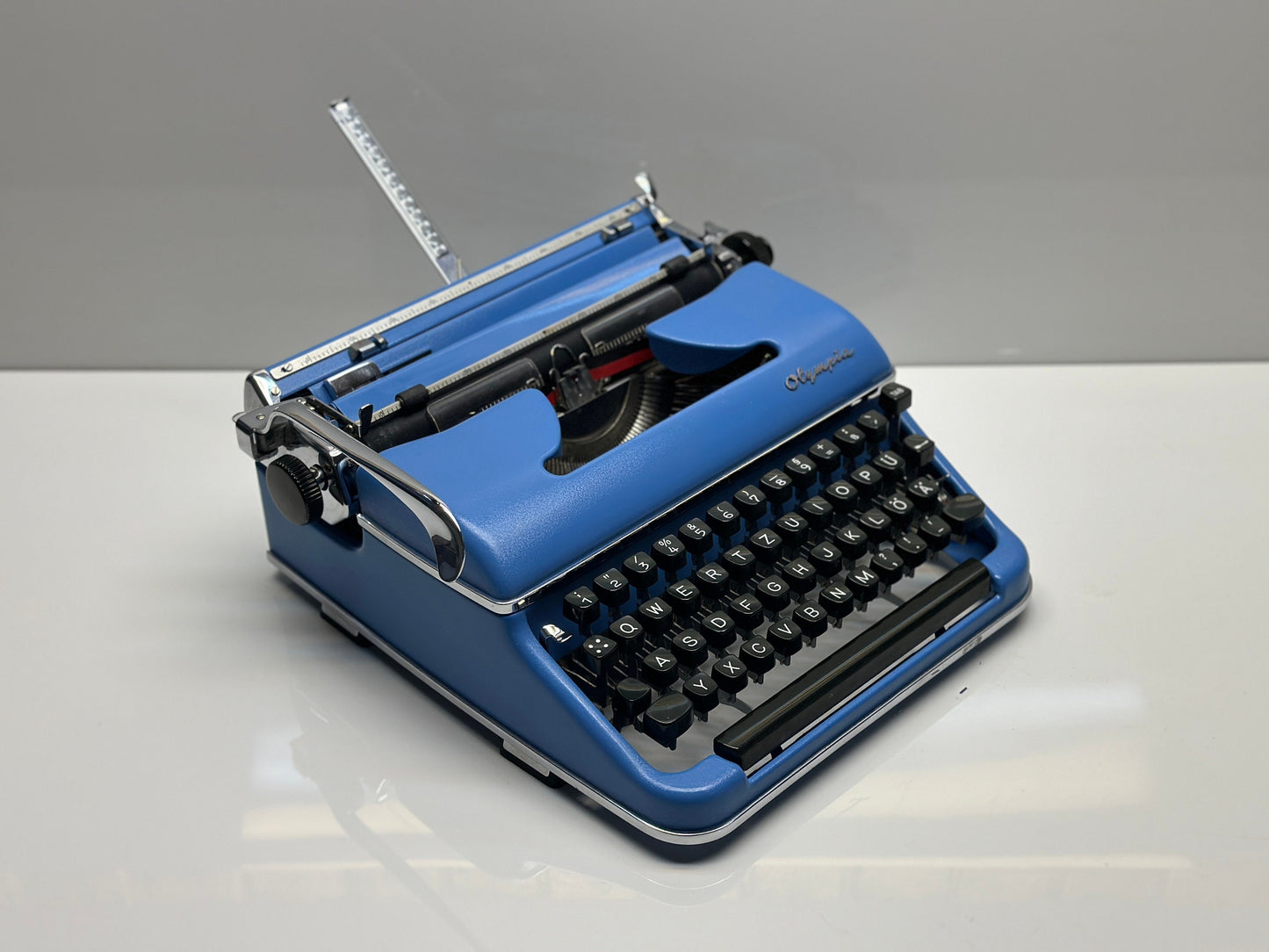 Olympia SM3 Typewriter - Blue Typewriter - Antique Typewriter - Type Maachine - Premium Gift - Working Typewriter - The Best Typewriter