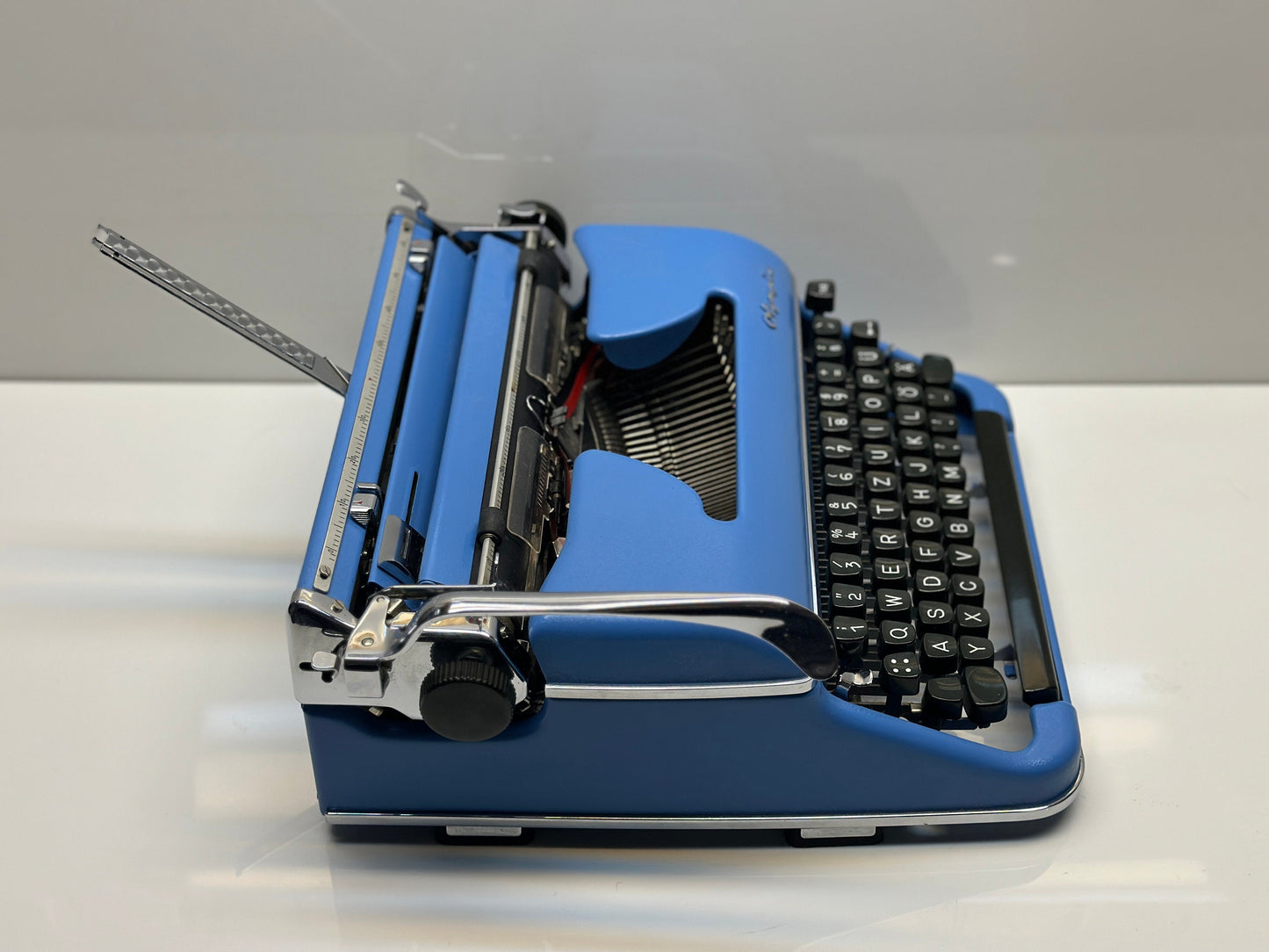 Olympia SM3 Typewriter - Blue Typewriter - Antique Typewriter - Type Maachine - Premium Gift - Working Typewriter - The Best Typewriter