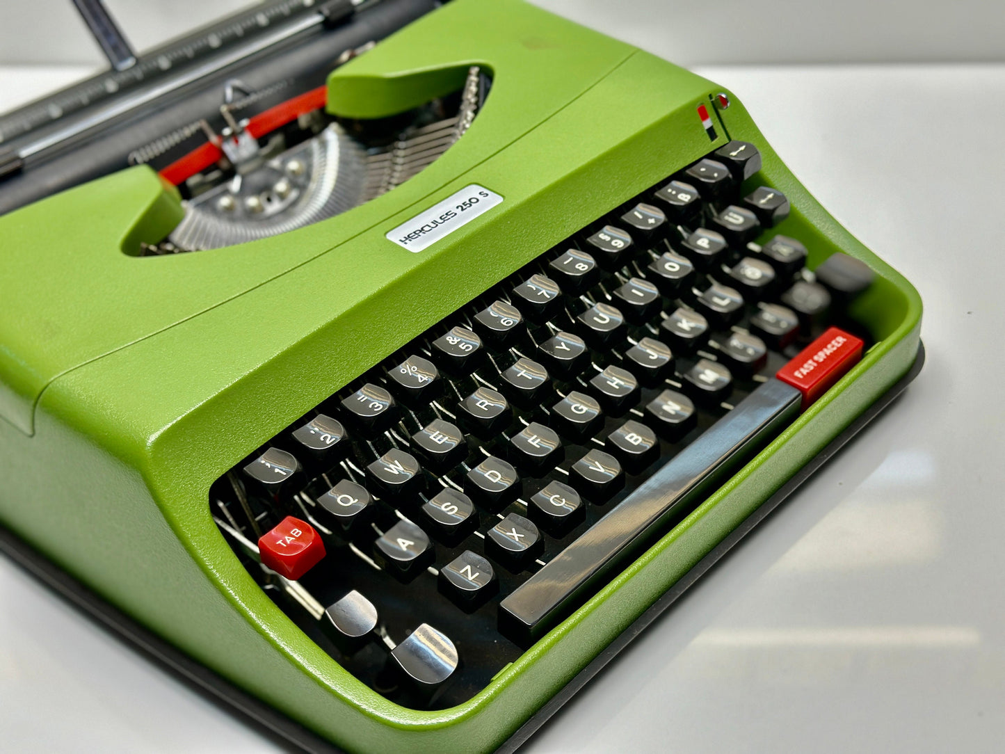 Handwritten Elegance Typewriter, handwritten typewriterHERCULES 250 S Typewriter , Premium Gift, Best Antique Gift, Christmas Present