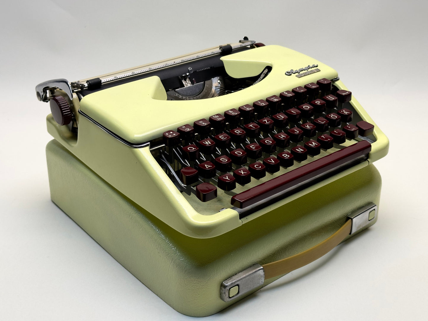 Olympia Splendid Typewriter - Elegant Beige with Matching Case, Newly Refinished, Burgundy Keyboard