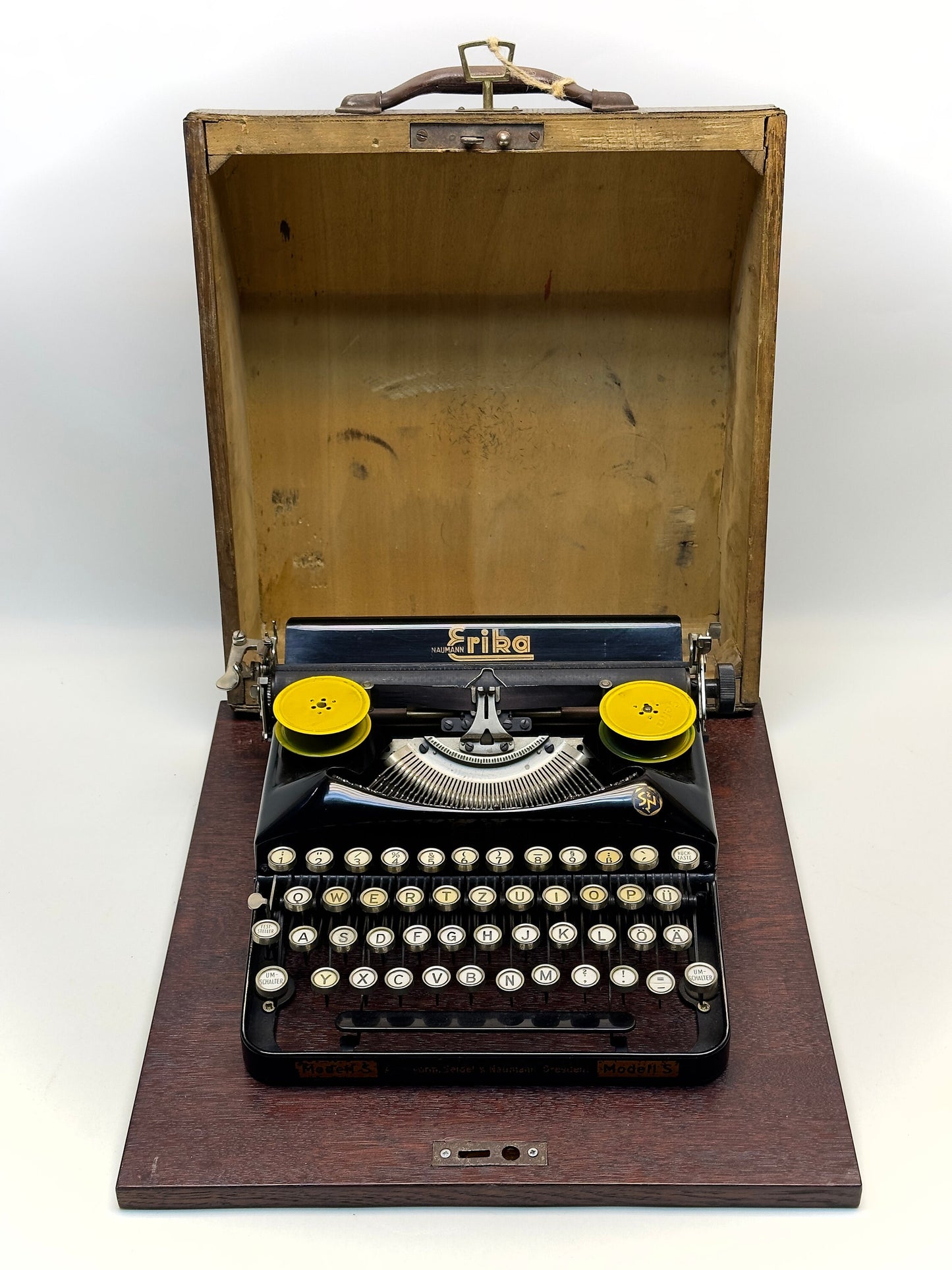 Rare Erika Antique Typewriter - Vintage 1940 Edition in Classic Black - 1940 Model, Best Gift,Antique Typewriter,Europe Typewriter