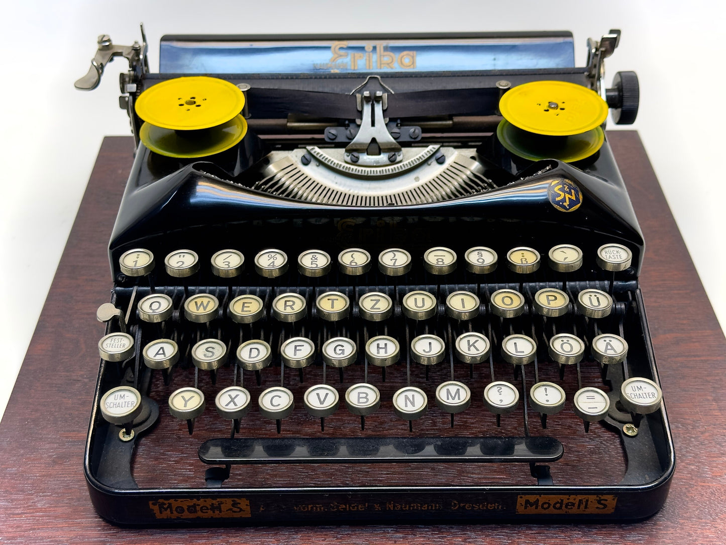Rare Erika Antique Typewriter - Vintage 1940 Edition in Classic Black - 1940 Model, Best Gift,Antique Typewriter,Europe Typewriter