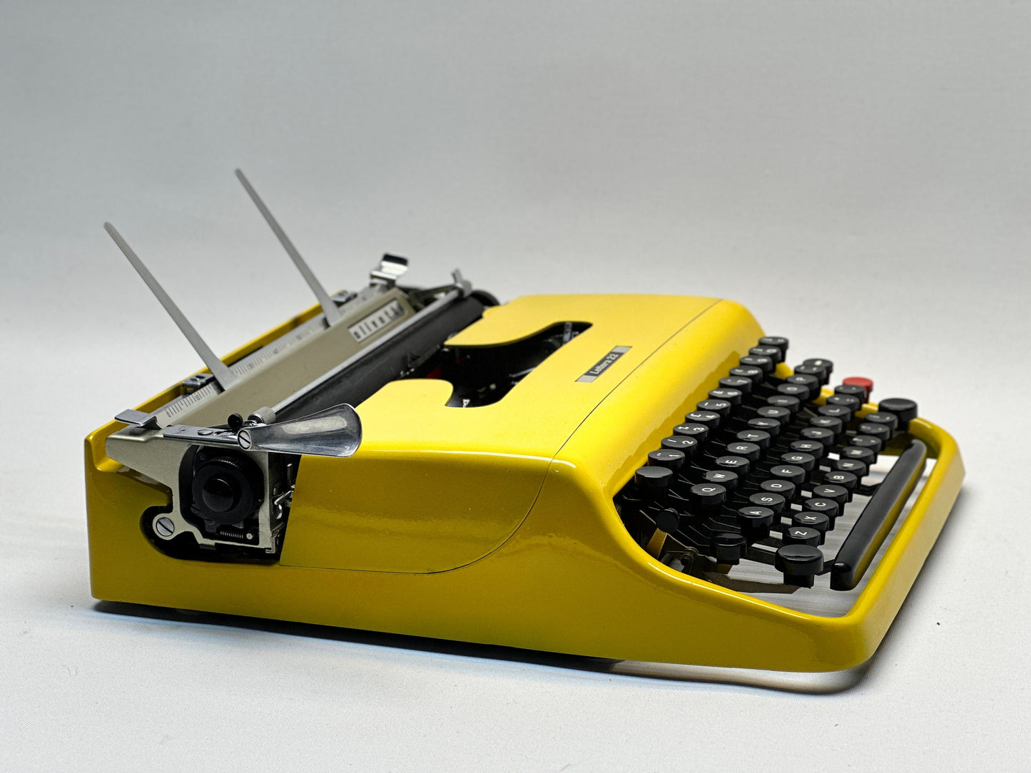 Olivetti Lettera 32 Typewriter - Vintage 1960 Model in Yellow with QWERTY Keyboard and Leather Bag