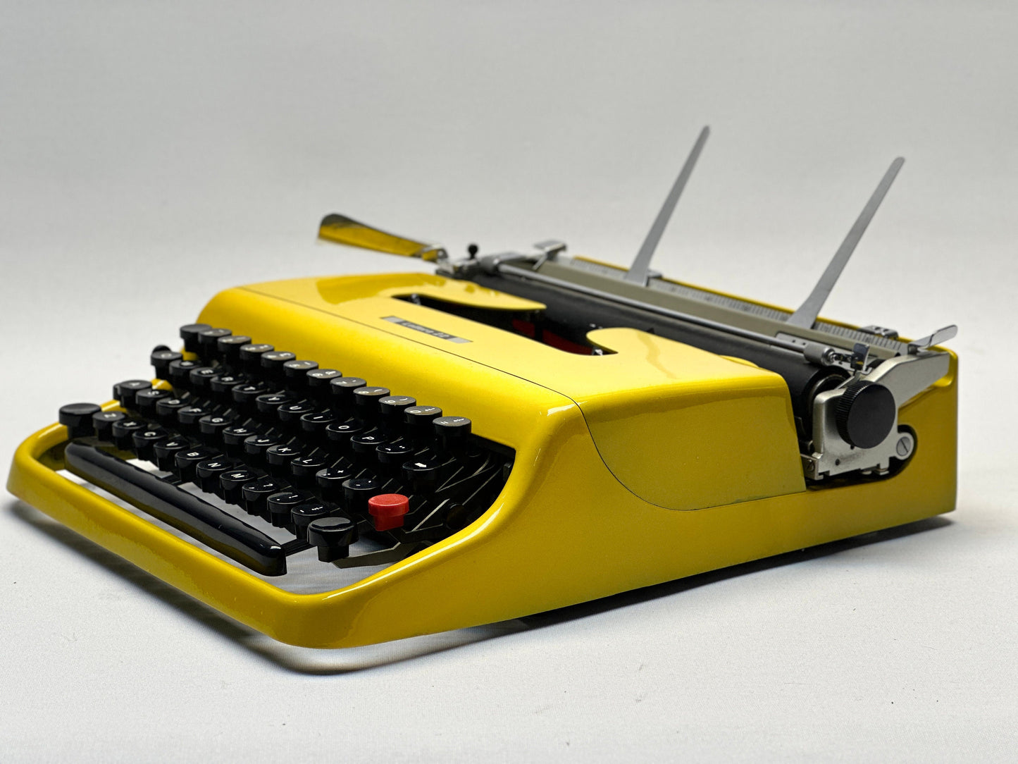 Olivetti Lettera 32 Typewriter - Vintage 1960 Model in Yellow with QWERTY Keyboard and Leather Bag