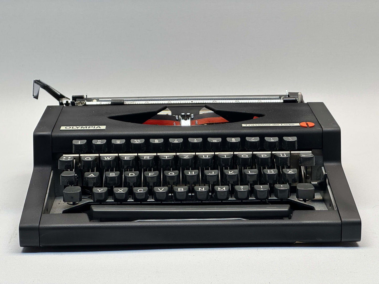 Rare! Olympia Traveller Black Typewriter - Elegant QWERTZ Layout with Matte Black Accents -Antique Typewriter - Old Type Writer