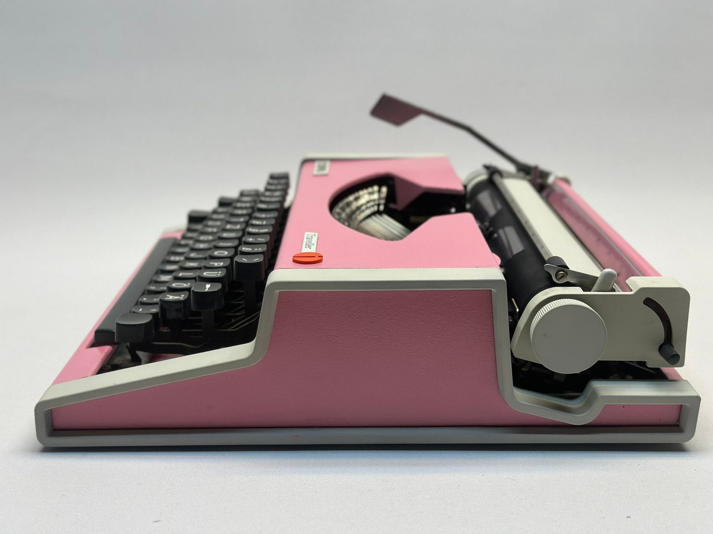 RARE! Olympia Traveller Typewriter - Vintage 1955 Model in Pretty Pink with QWERTZ Layout