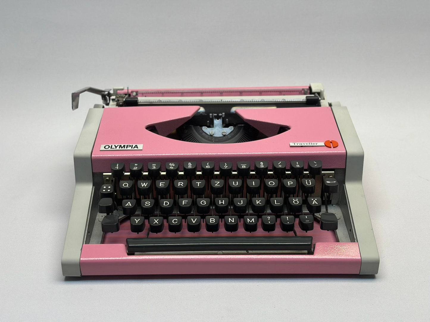 RARE! Olympia Traveller Typewriter - Vintage 1955 Model in Pretty Pink with QWERTZ Layout