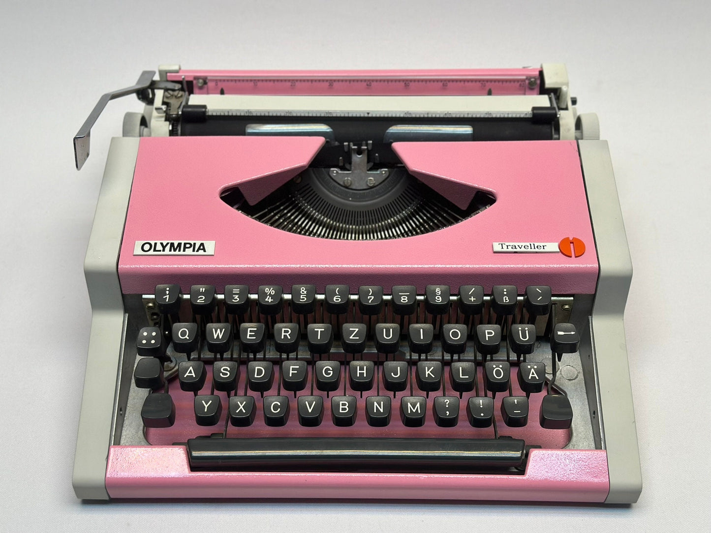 RARE! Olympia Traveller Typewriter - Vintage 1955 Model in Pretty Pink with QWERTZ Layout