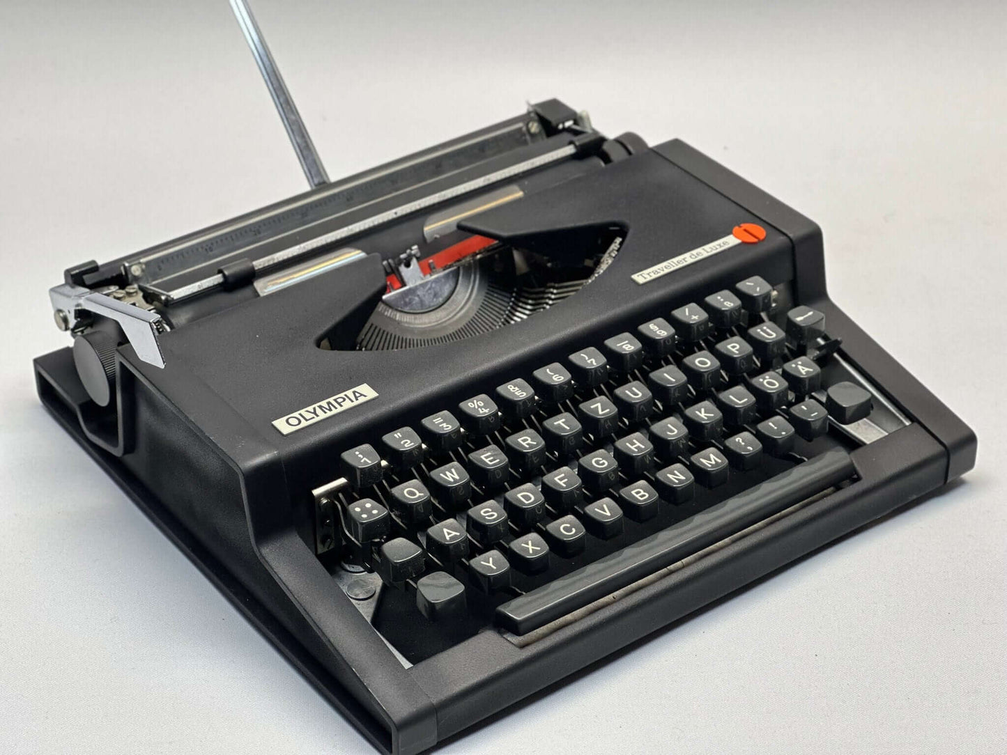 Rare! Olympia Traveller Black Typewriter - Elegant QWERTZ Layout with Matte Black Accents -Antique Typewriter - Old Type Writer