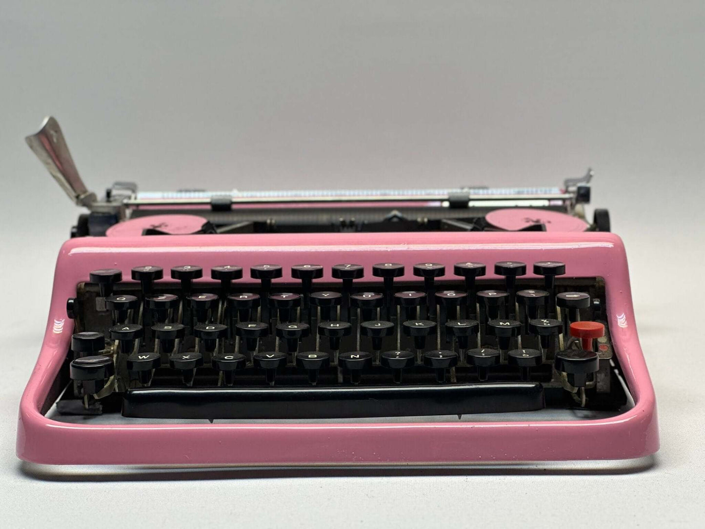 Rare! QWERTY Olivetti Lettare 32 Typewriter - Vibrant Pink Design - Antique Typewrter - Old Typewriter - Best Gift - Antique Gift