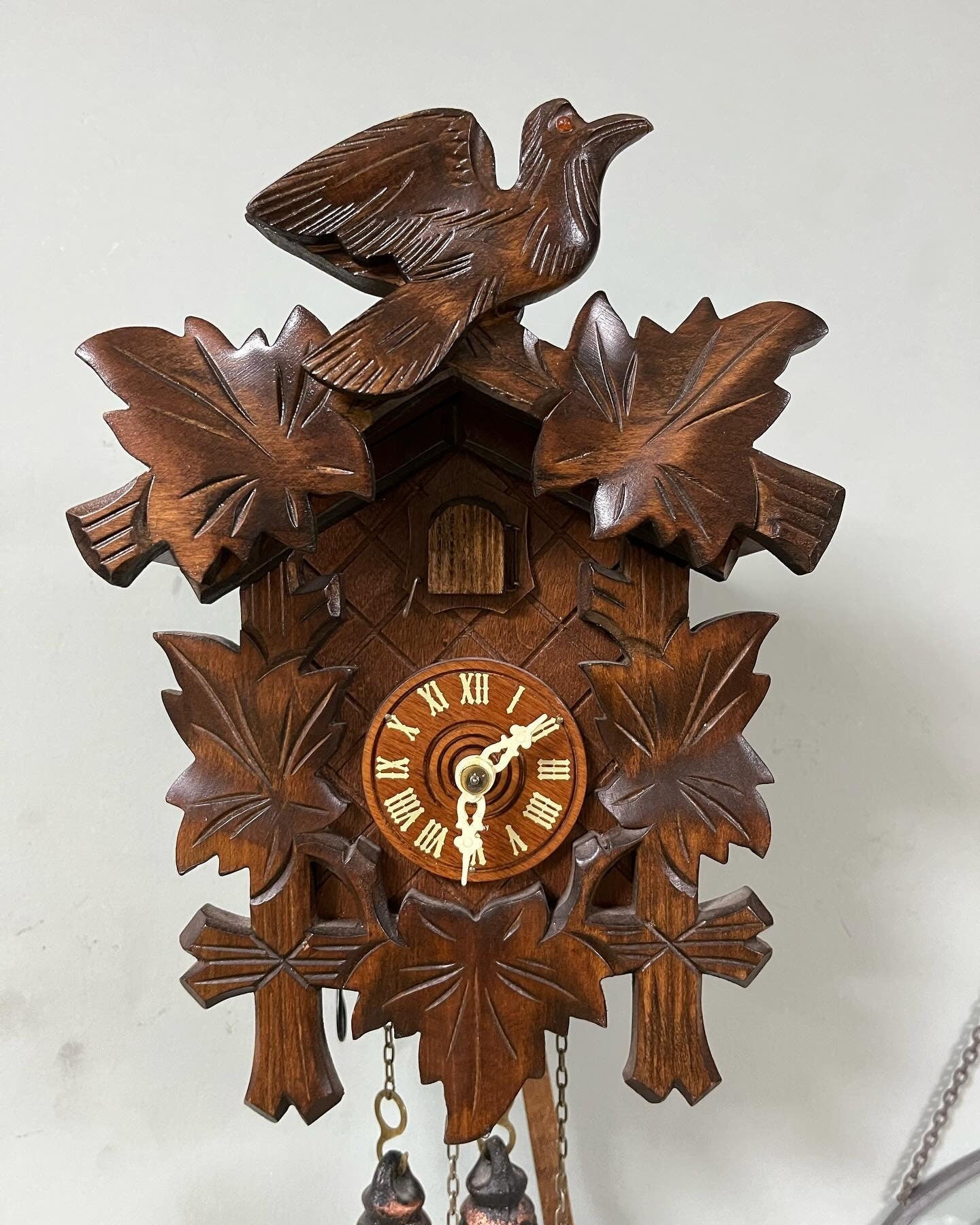 Antique Cuckoo Clock with Wind-Up Mechanism and Wooden Case | 22x17 cm | Collectible Vintage Timepiece
