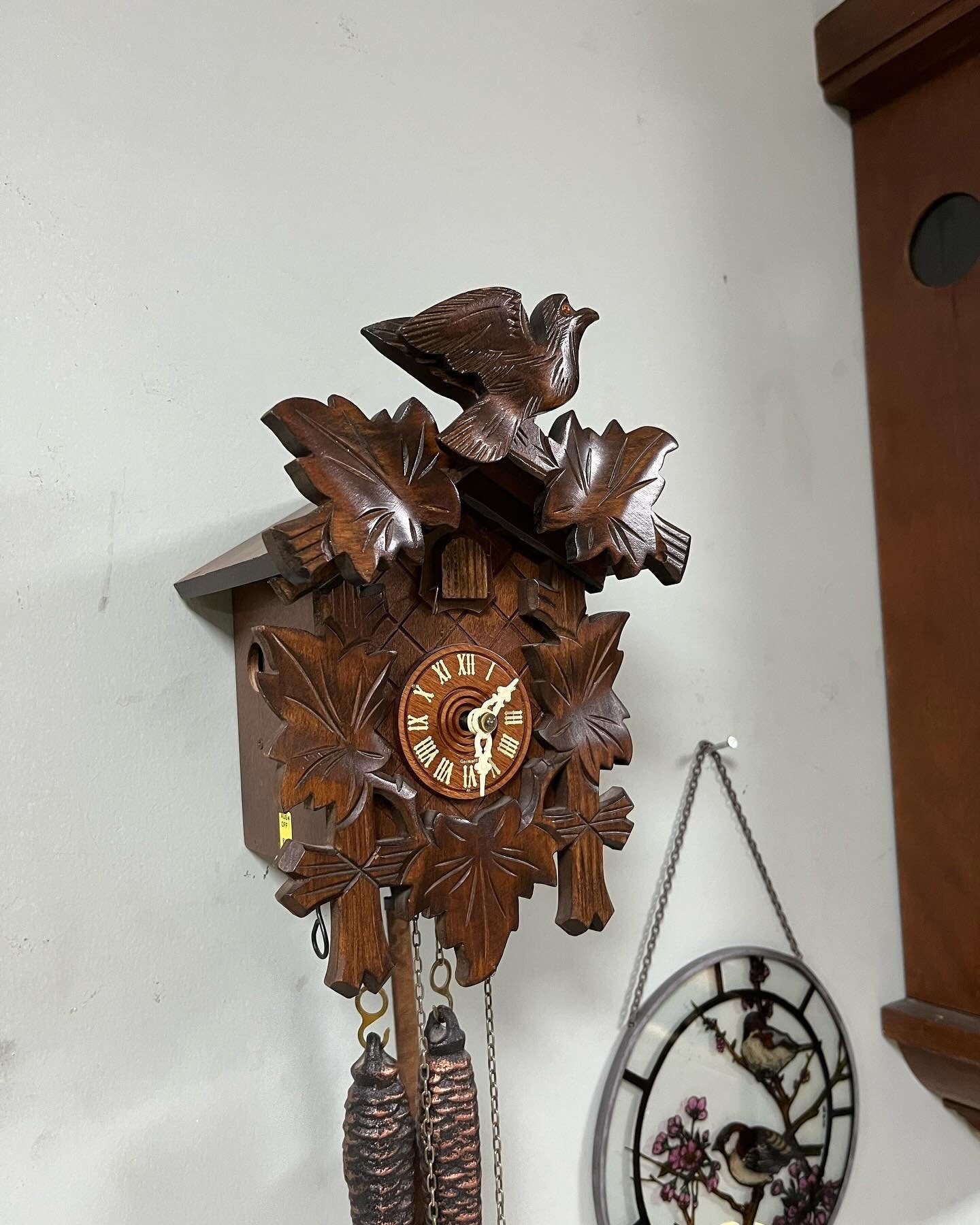Antique Cuckoo Clock with Wind-Up Mechanism and Wooden Case | 22x17 cm | Collectible Vintage Timepiece