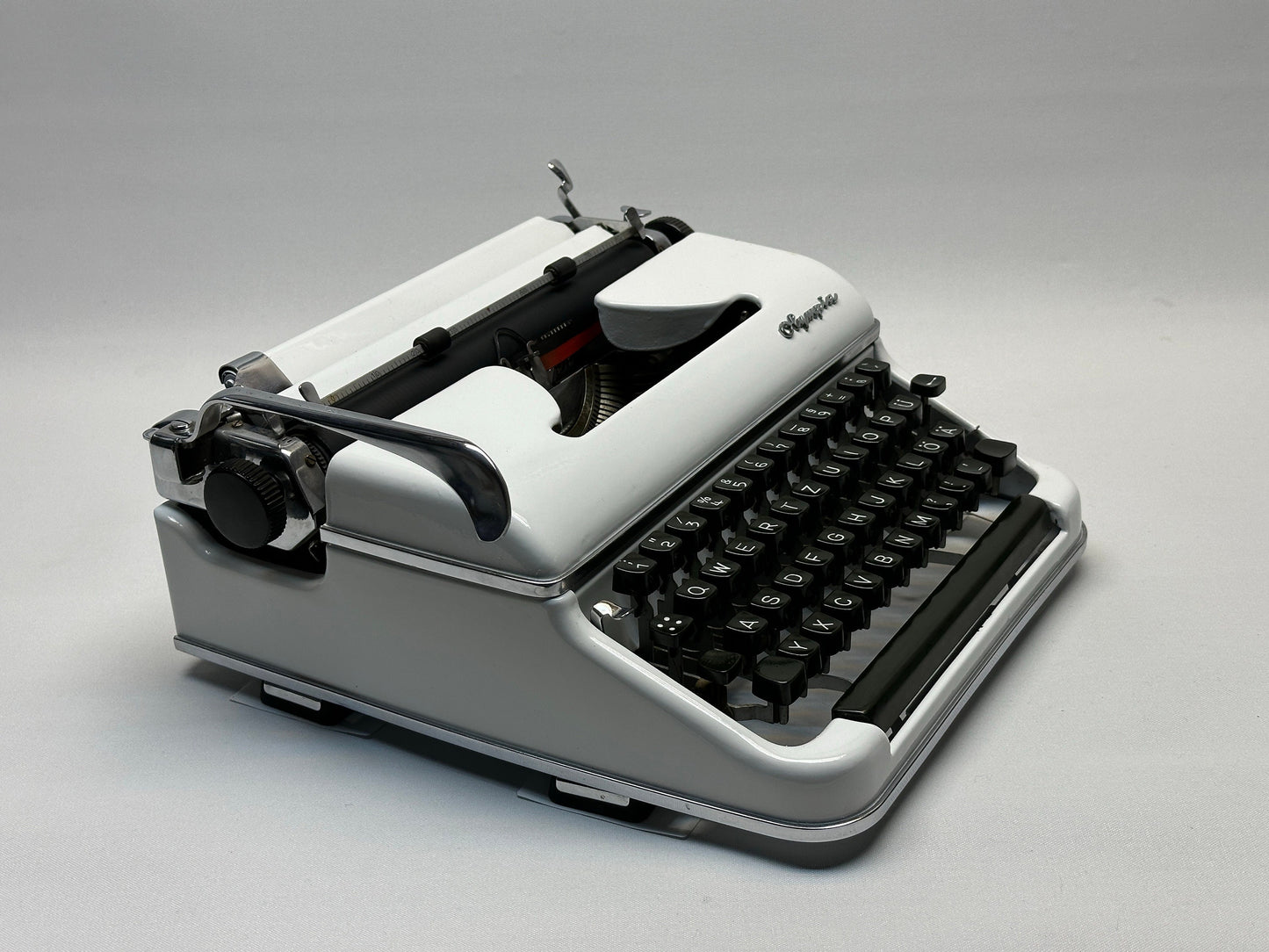 Antique Olympia SM3 Typewriter (1955) | Professionally Painted White| Fully Serviced & Working | Vintage Manual Typewriter with Wooden Crate