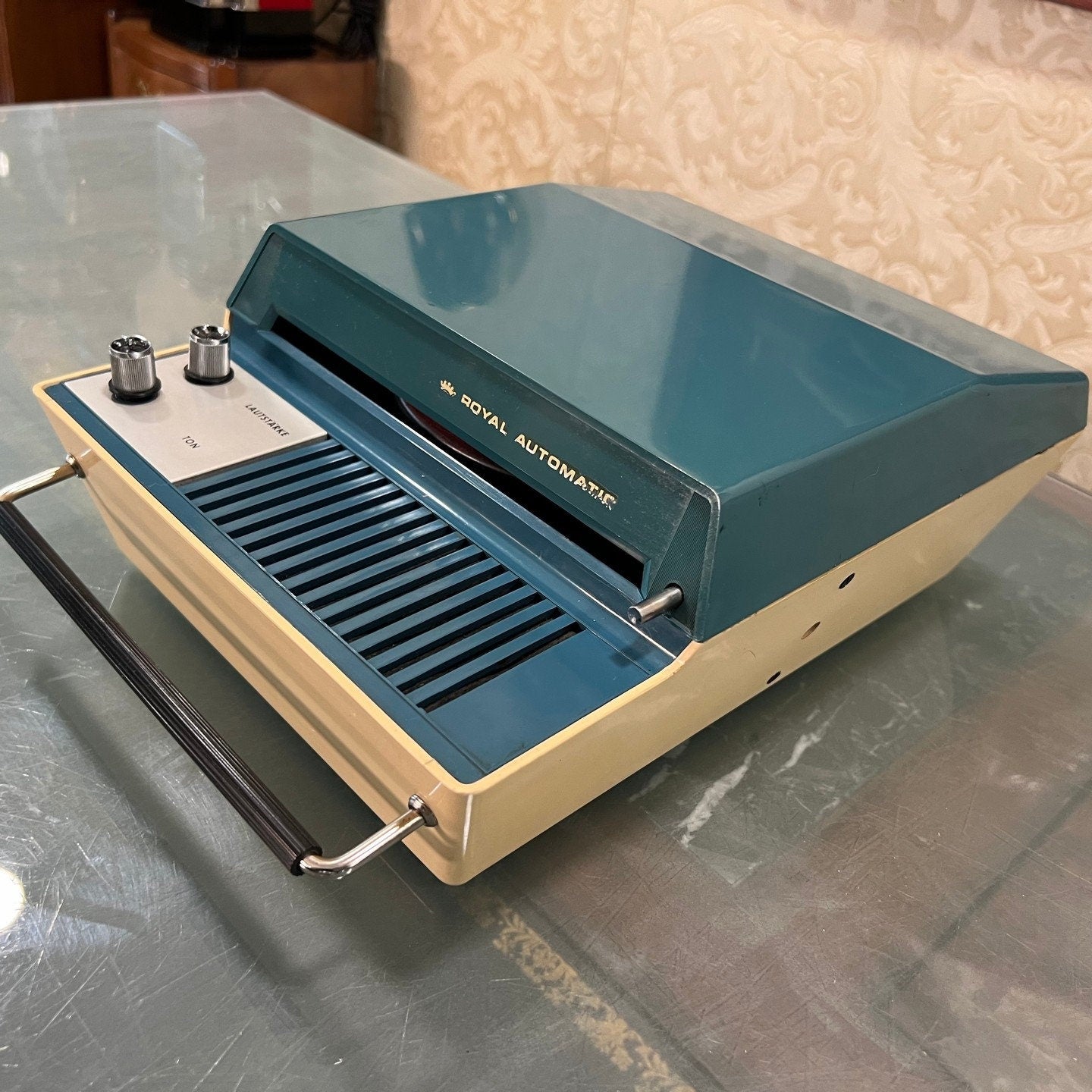 Royal 45 RPM Portable Record Player | High Condition | Fully Functional- Turntable