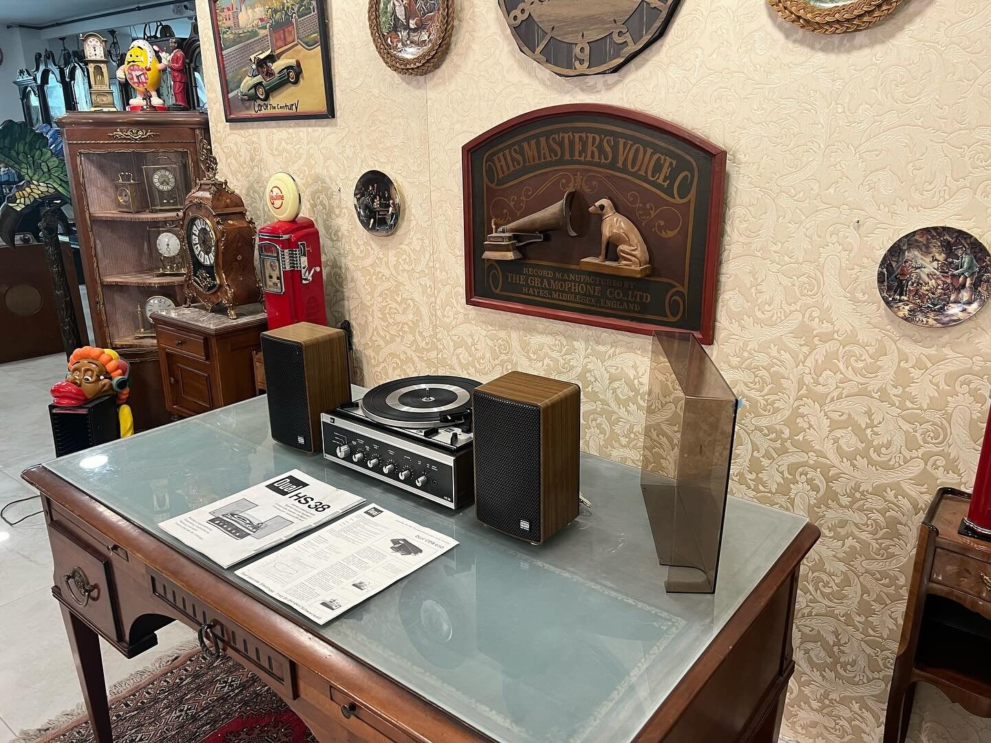 Dual HS 38 | Includes German Minerva Speaker Set | High Condition | Fully Functional- Turntable