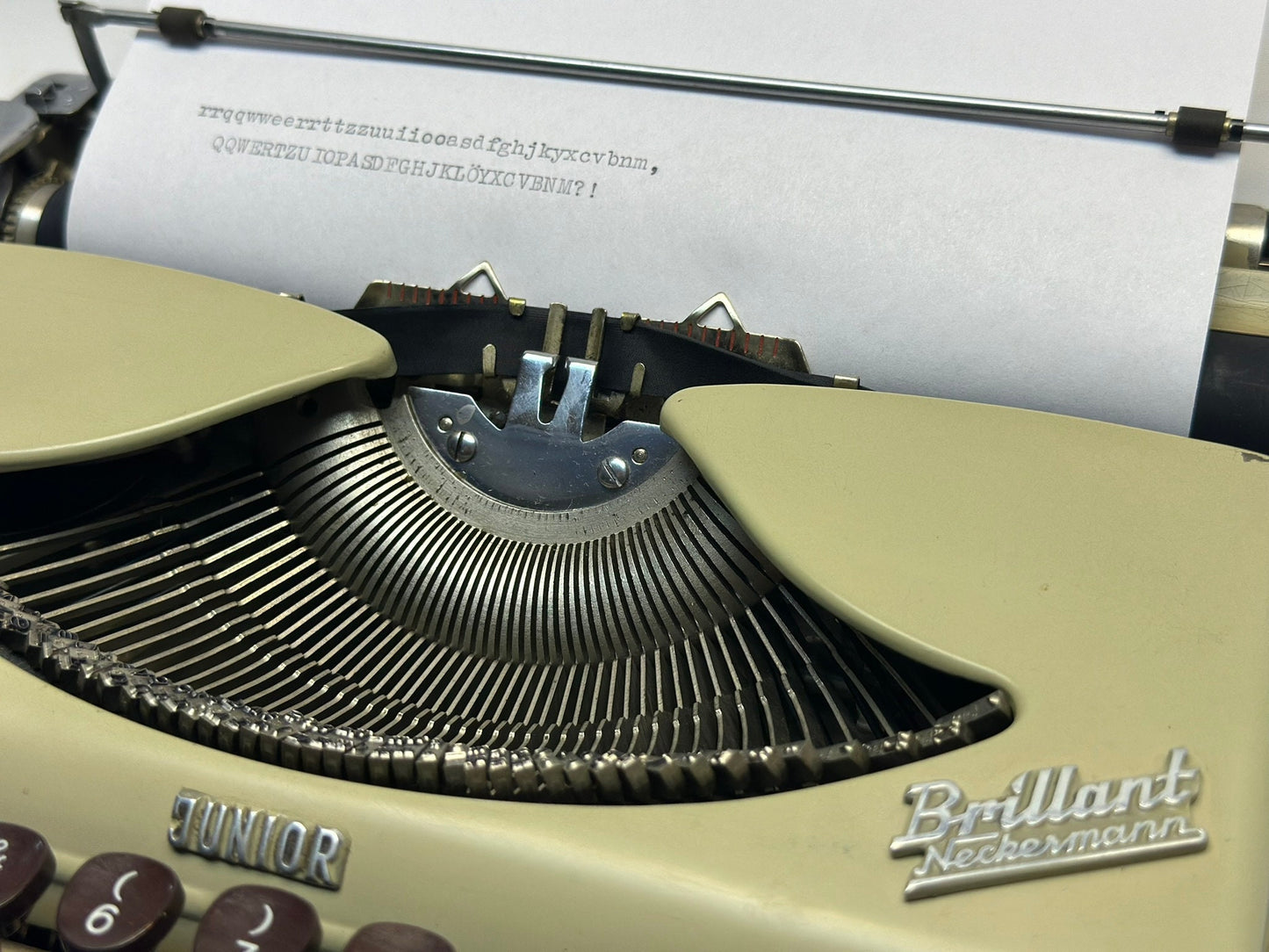 Extremely Rare! The Thinnest Typewriter Ever Made - Junior Brillant | Collectible Limited Edition Antique Portable Writing Machine