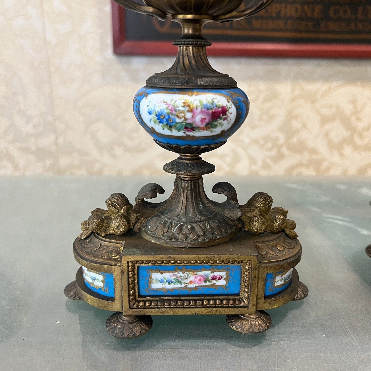 Collectible Antique French Bronze Mantel Clock - Porcelain Dial and Details, Stunning Visuals, Perfect Condition, Fully Functional