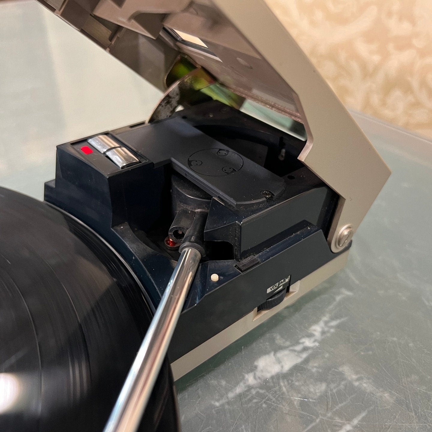 Antique Audio Technica AT 727 Sound Burger | Portable Stereo Turntable | 33/45 RPM | Battery & Adapter Operated
