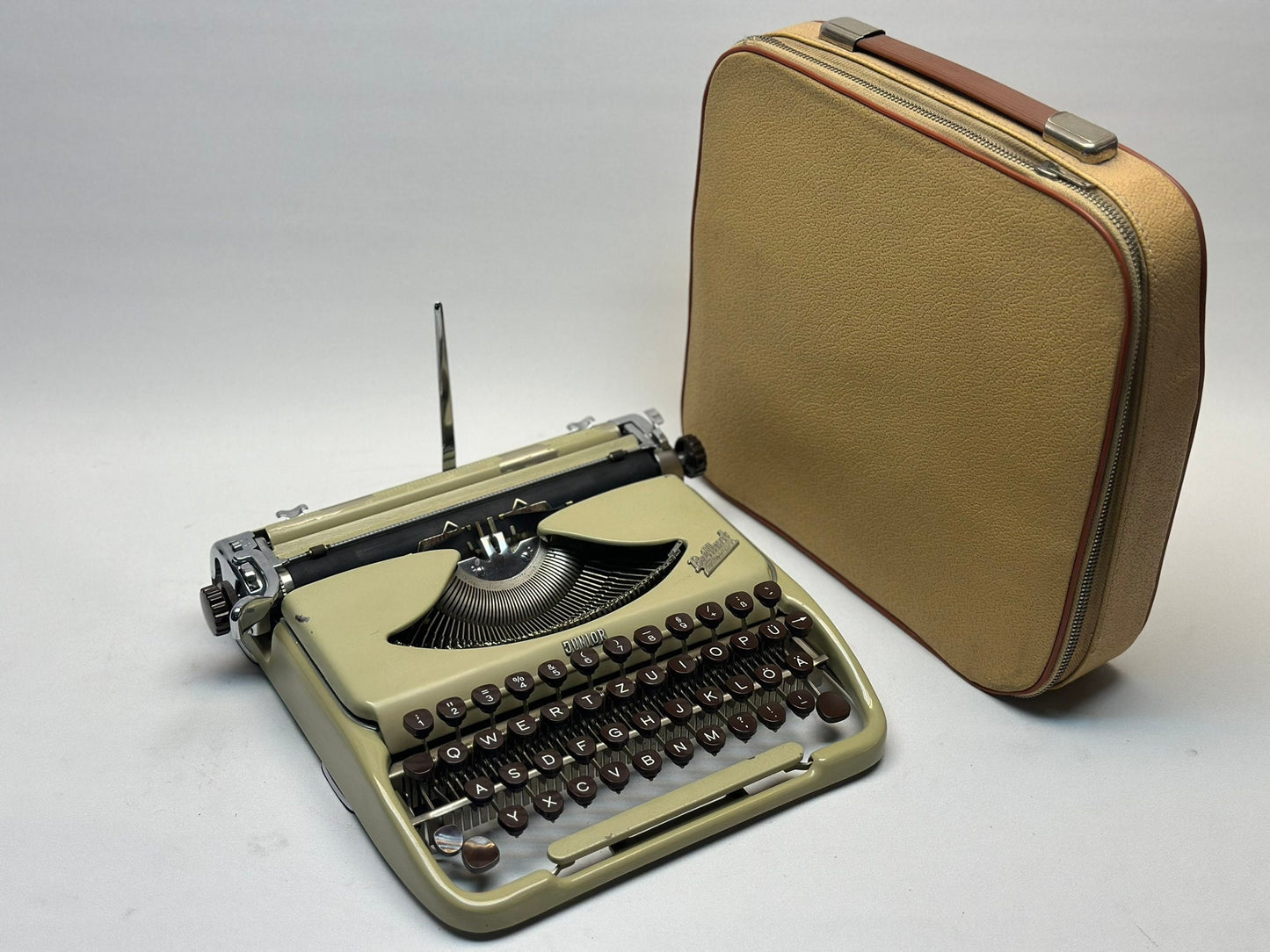 Extremely Rare! The Thinnest Typewriter Ever Made - Junior Brillant | Collectible Limited Edition Antique Portable Writing Machine