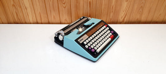 Brother Deluxe Typewriter, Vintage Working Typewriter, Super Discount, Ideal Gift for Writers, Retro Collectible