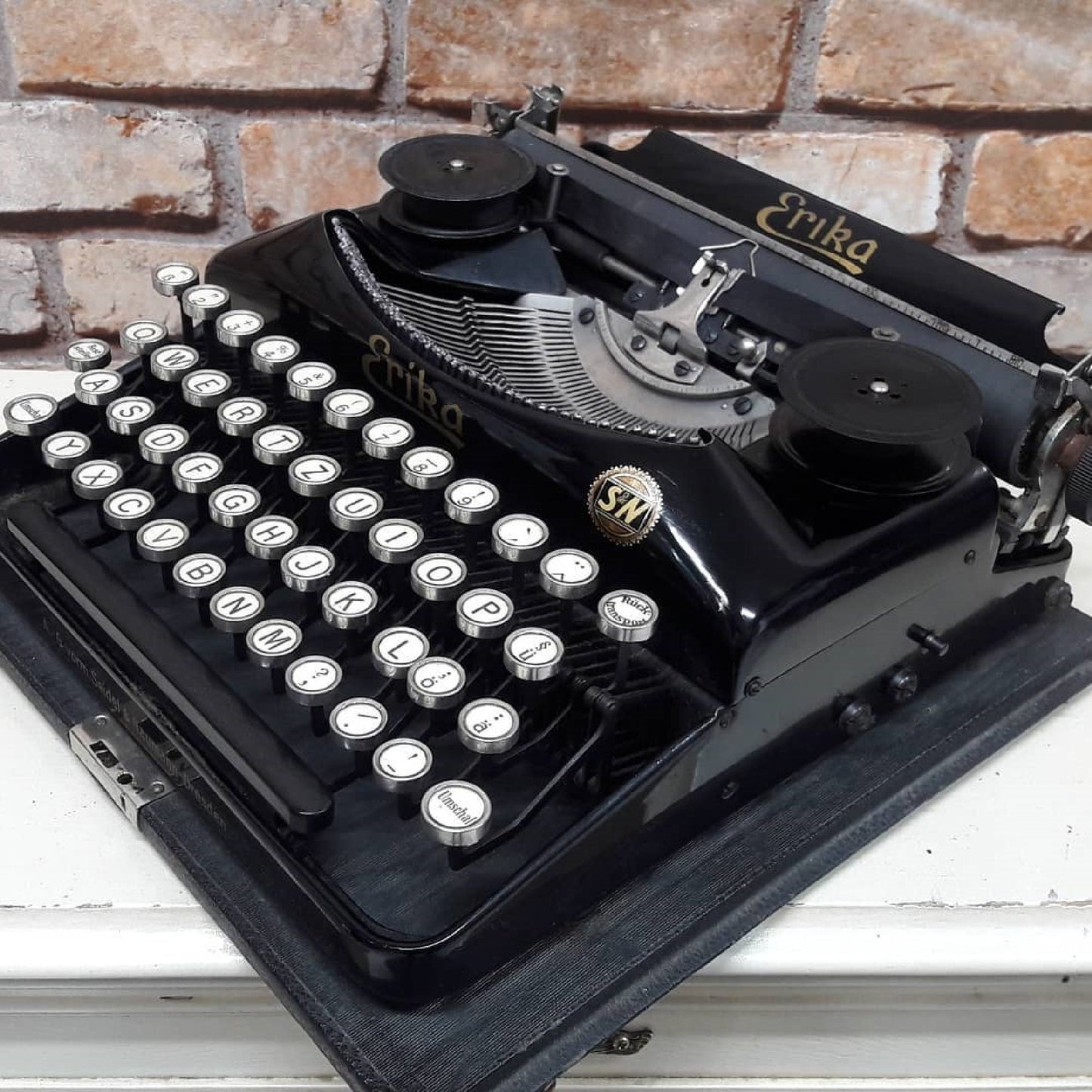 Erika Typewriter | Antique Charm, Fully Operational | Ideal Gift for Vintage Enthusiasts | Elevate Your Writing Experience!
