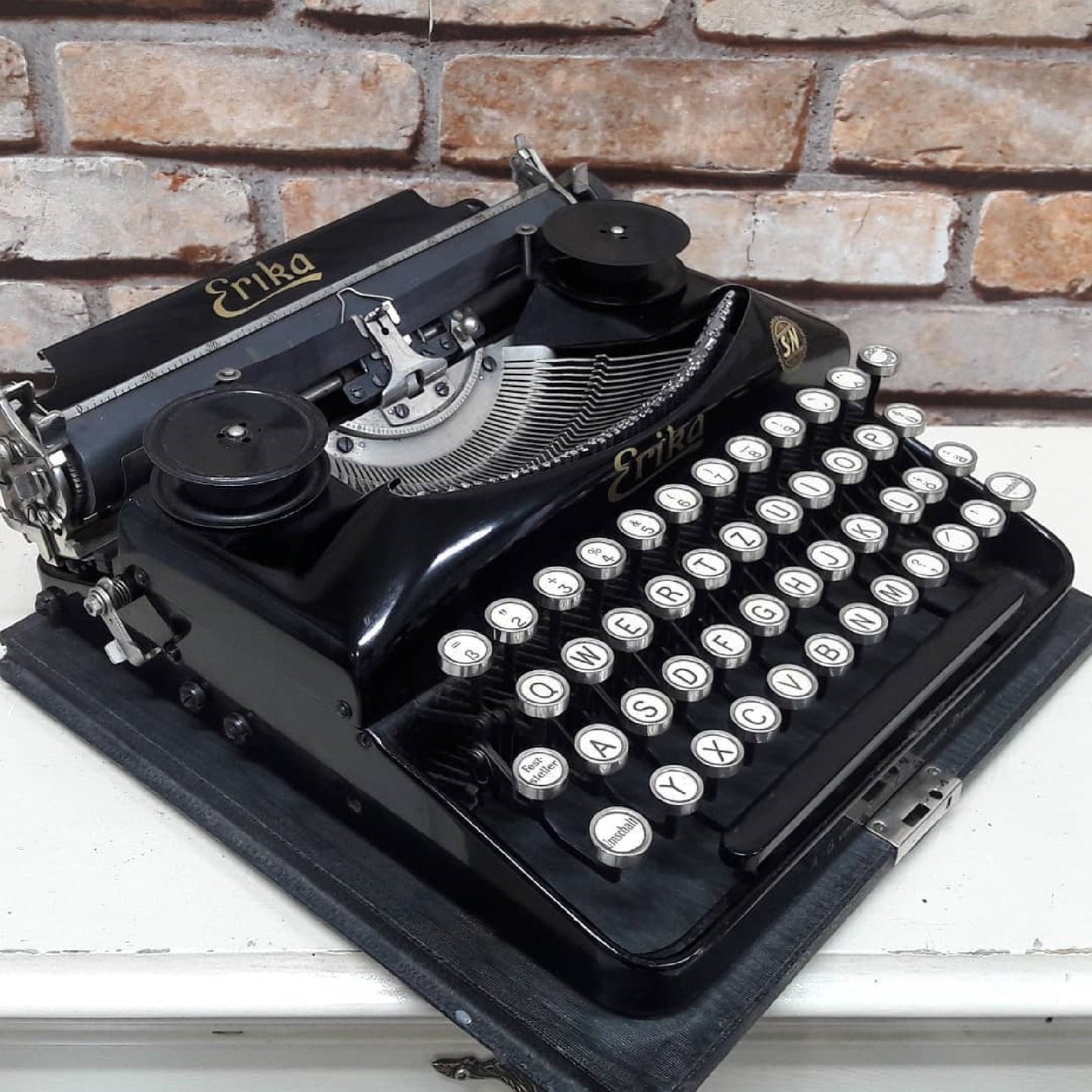 Erika Typewriter | Antique Charm, Fully Operational | Ideal Gift for Vintage Enthusiasts | Elevate Your Writing Experience!