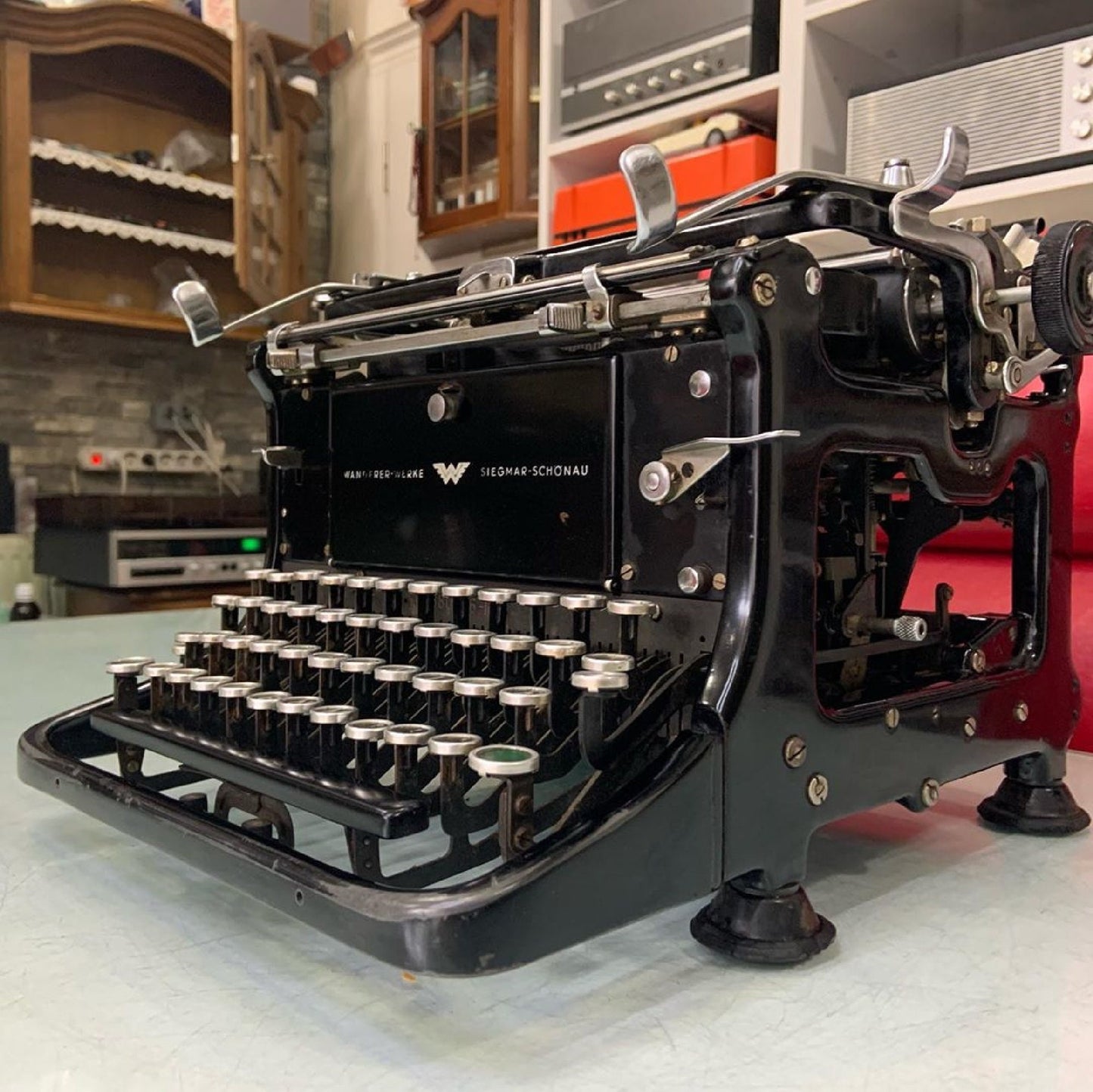 Continental Typewriter,typewriter working