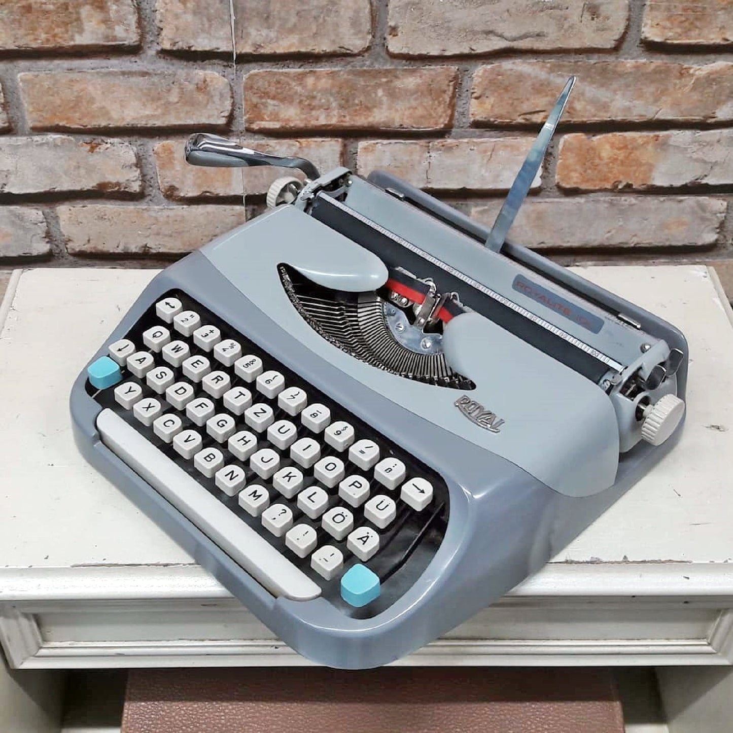 Royal Model Typewriter | Like New Condition | Ideal for Office, School, and Special Occasions,typewriter working