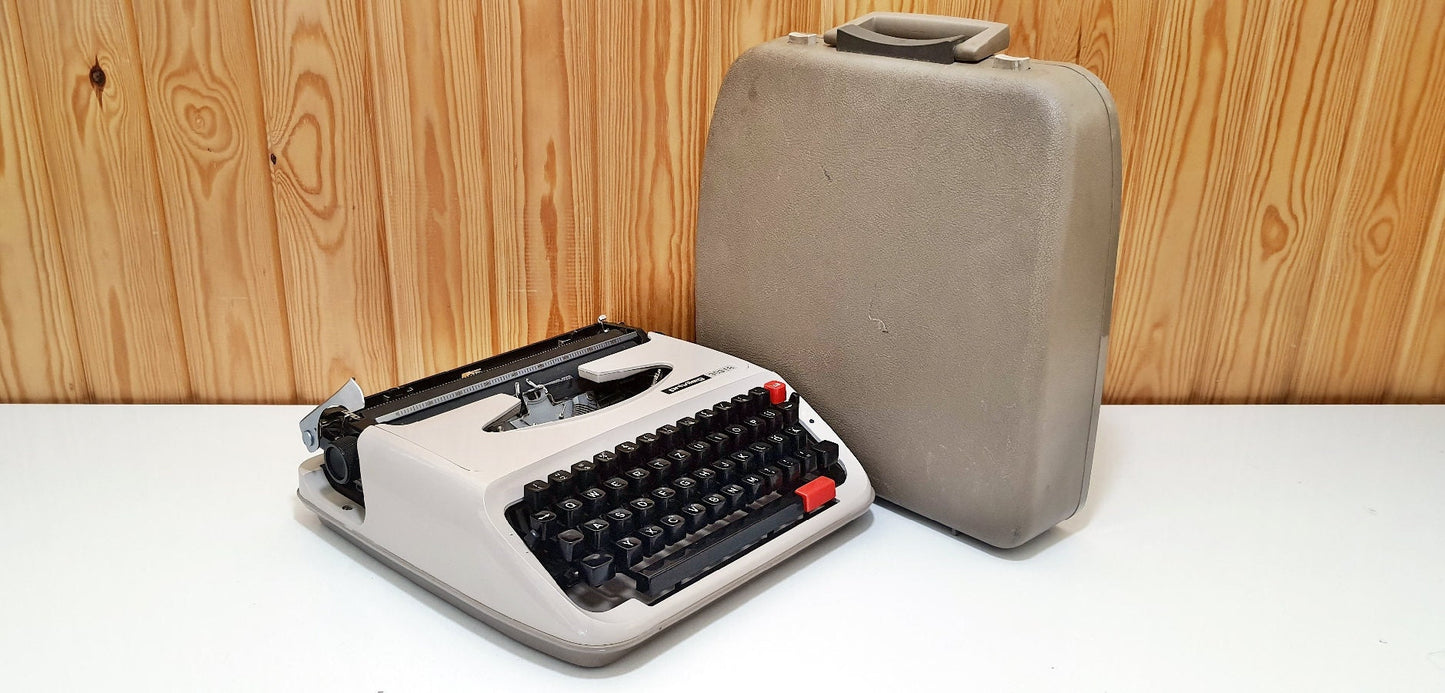 Vintage Elegance - Privileg Typewriter 300TR | Black Keyboard | Working, Antique, and Vintage,typewriter working