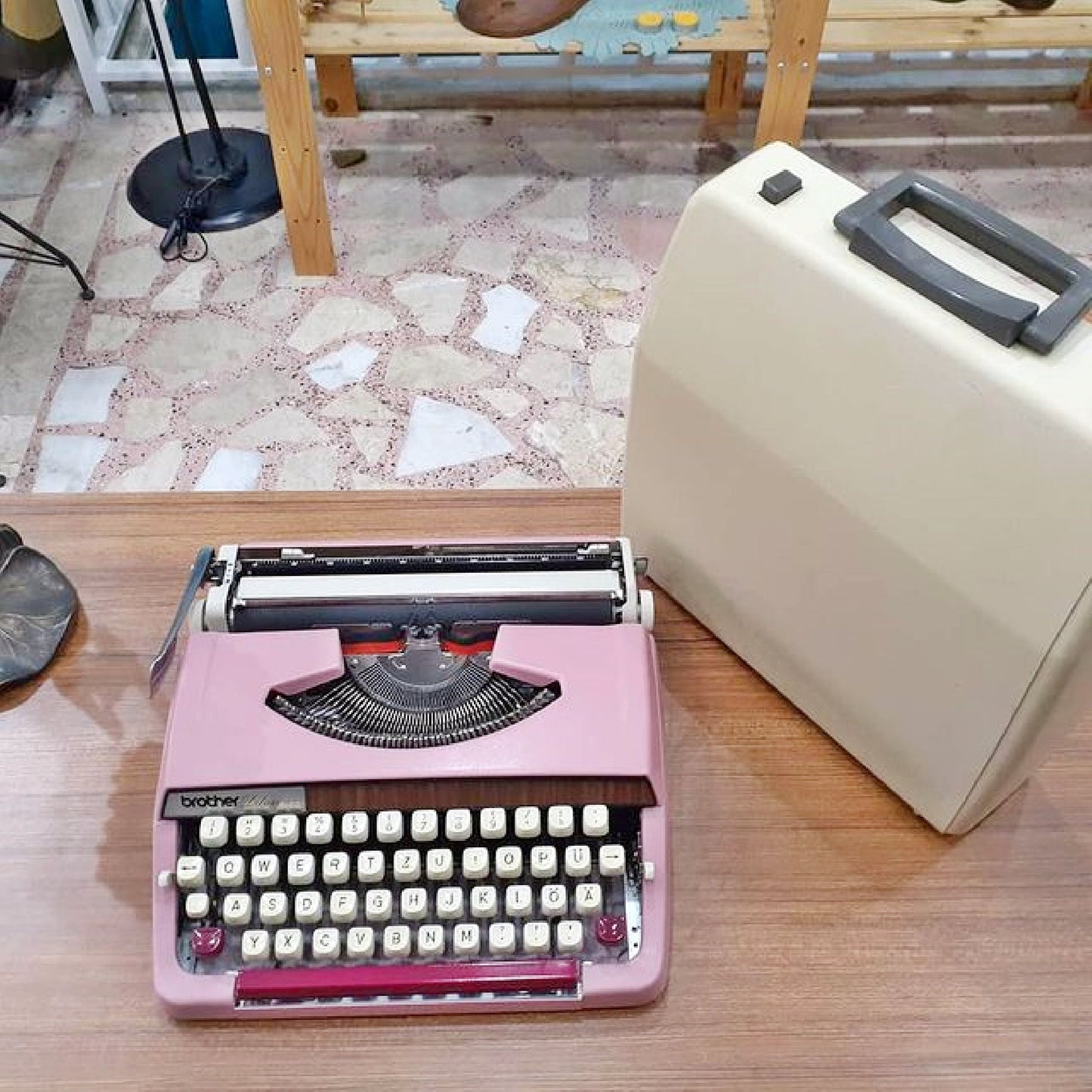 Brother Deluxe Typewriter - Antique Elegance, Modern Reliability!