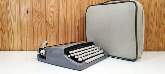 Brother Deluxe Typewriter - A Renewed Classic for Effortless Writing