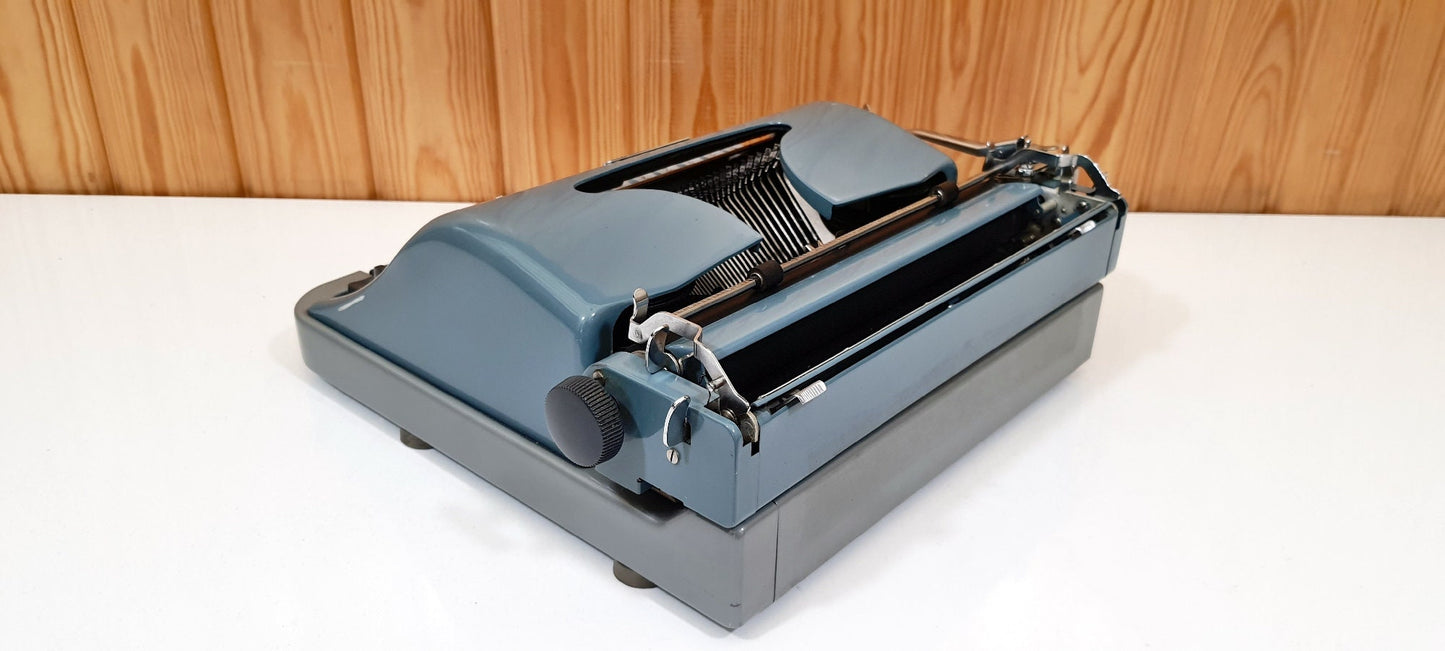 Torpedo Typewriter Very clean. | Typewriter like new,typewriter working