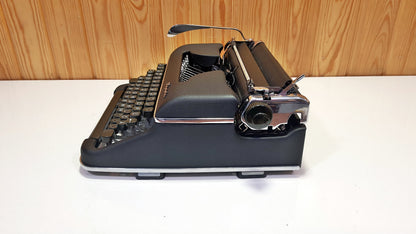 QWERTY | Olympia SM3 Black Typewriter - Premium Gift / Typewriter World / The Most Special Gift,typewriter working