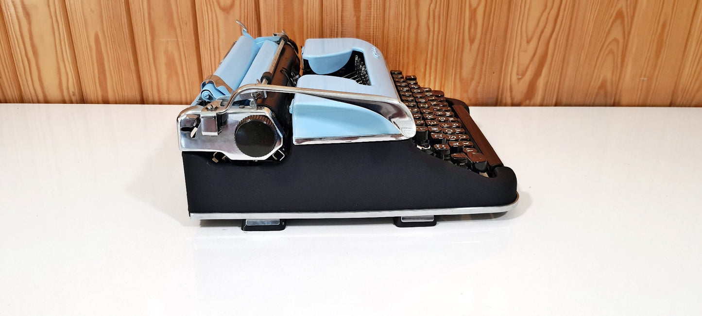 Olympia SM3 Black-Ice Blue Typewriter - Premium Gift / Typewriter World | Typewriter like new| Typewriter Working Serviced