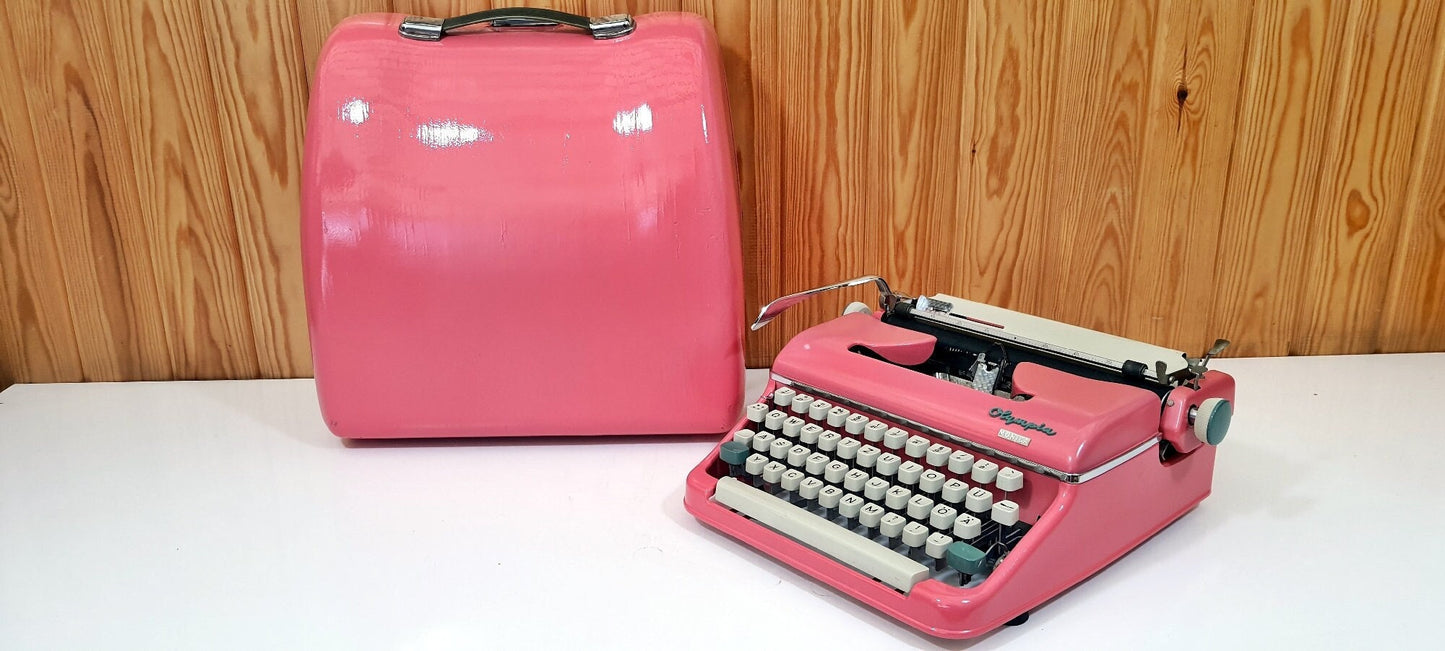 Barbie Flims Color,Pink Olympia Monica Typewriter and Pink Bag , Barbie Gift, Barbie Typewriter ,Pink gift,Pink Typewriter
