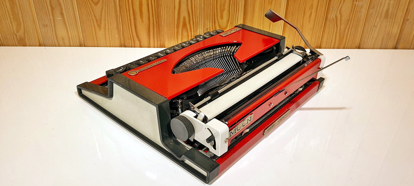 Moon Typewriter QWERTY RED / QWERTY Keyboard Typewriter / Typewriter World Brand / Special for Valentine's Day | Typewriter like new