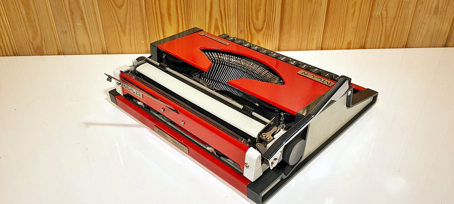 Moon Typewriter QWERTY RED / QWERTY Keyboard Typewriter / Typewriter World Brand / Special for Valentine's Day | Typewriter like new