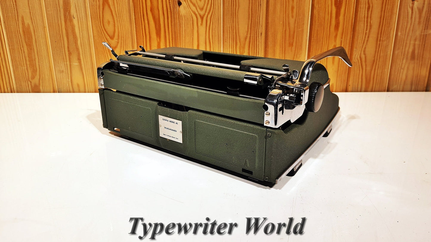 Olympia Sm3 Typewriter | Green Typewriter  + Case / The Most Special Gift,typewriter working