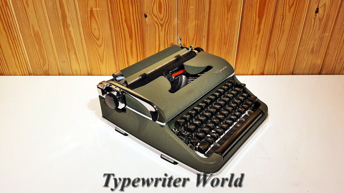 Olympia Sm3 Typewriter | Green Typewriter  + Case / The Most Special Gift,typewriter working