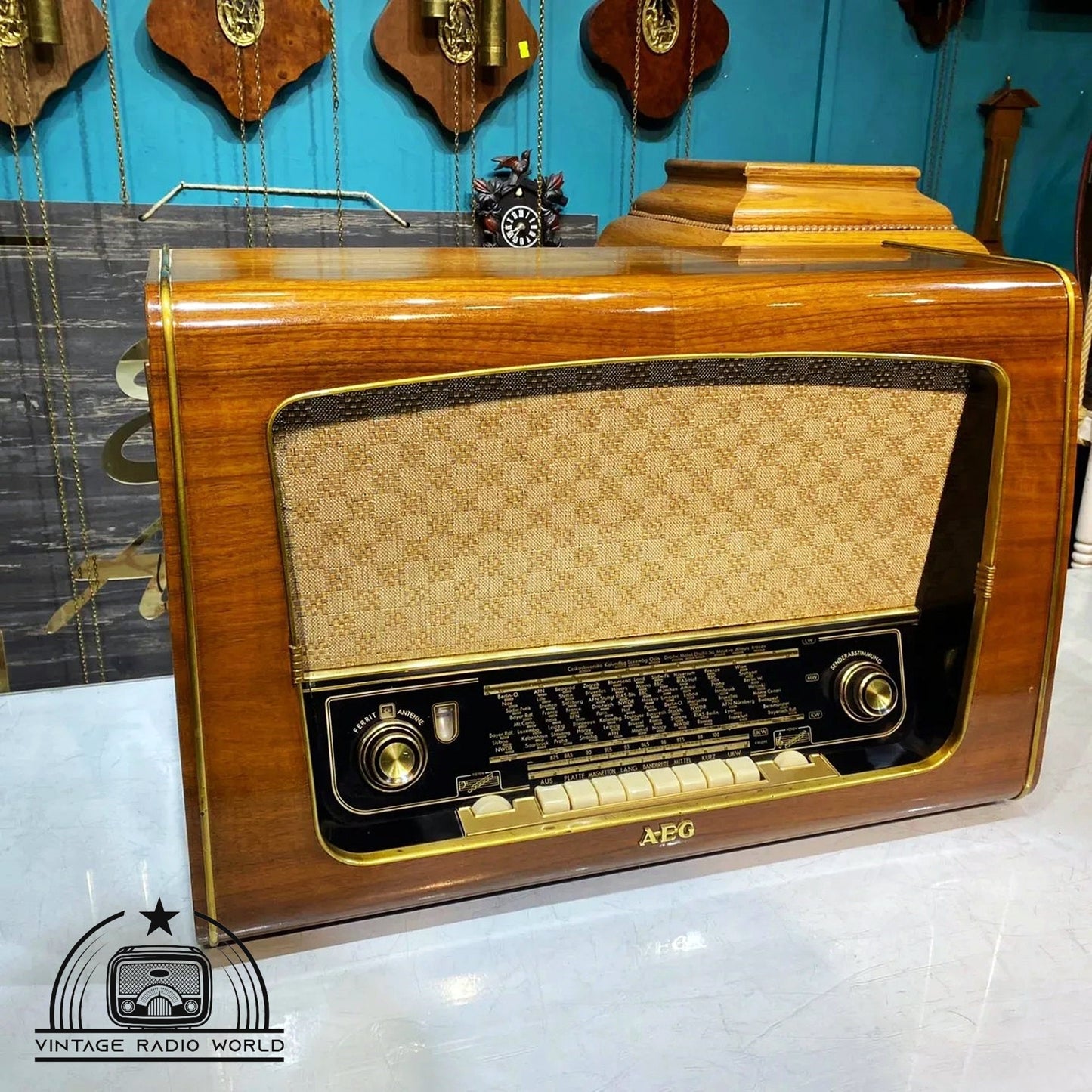 AEG 3034 Radio - Vintage Delight with Original Charm